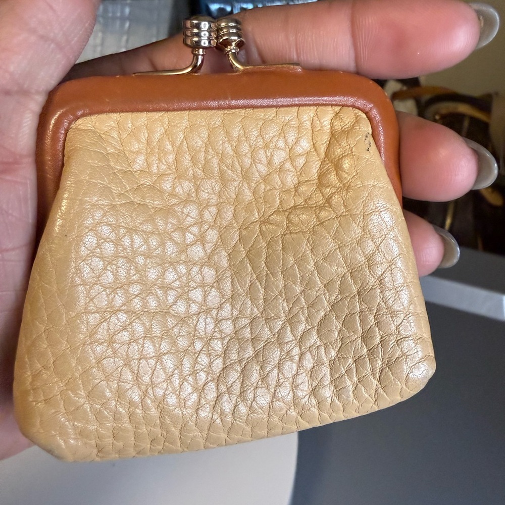 Dooney & Bourke Vintage Kiss Lock Coin Purse Leather - Picture 2 of 11
